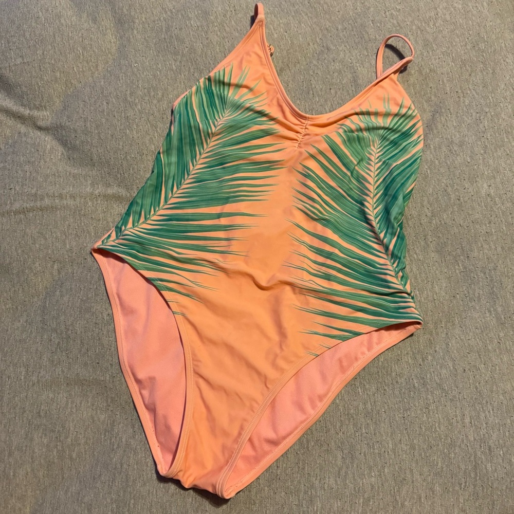 One piece swim